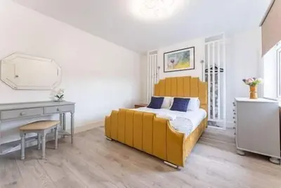 Image de Appartement de vacances Coventry pour 1 - 6 personnes avec 3 chambres à coucher - Maison mitoyenne