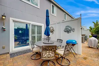 Image de Gorgeous coastal home with 2 shared pools and easy beach access