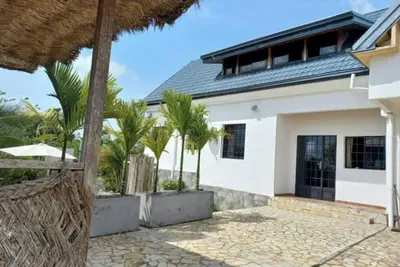 Tropical villa with view of the Atlantic Ocean