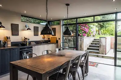 Image de Lovely cosy cottage in the heart of Newport Pembs.