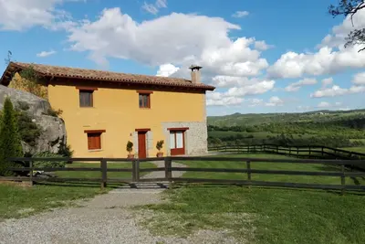 Image de La Serreta Casa Rural con Vistas a Montserrat, a 2 Minutos del Pueblo Gironella