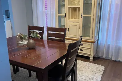 Image de The L's Luxury 4 -Spacious 4-bedroom house with Ac, fitness room in West Buffalo