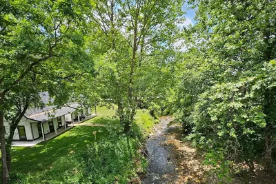 Image de Life's Good Friends Creekside Retreat