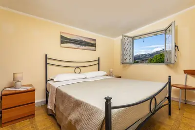 Image de Appartement \"Casa Larunchi Peppe\" avec terrasse privée, Wi-Fi et climatisation