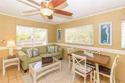 Image de North Beach Village condo on Anna Maria Island one block to the beach and. . .