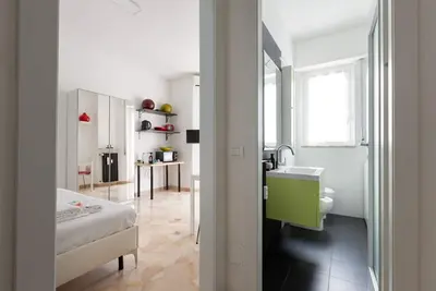Image de Lorenteggio-Piazza Frattini Balcony Apartment!