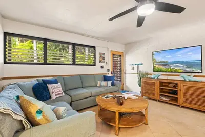 Image de Prince Kuhio 110 - Ground Floor, Two Ac