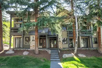 Image de New Listing! Luxury Living - Ridgepoint Townhome at Beaver Creek Resort