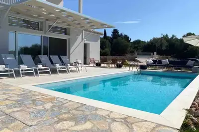 Image de Stylish Villa Retreat. Ultimate Privacy. 5 min to Best Beaches!