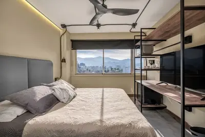 Image de Chic 8th-Floor Loft, Stunning Downtown City Views