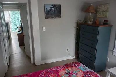 Image de #1 Dog Friendly Location at the Beach. . . 1 minute walk to the Ocean