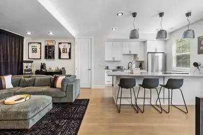 Image de Central Modern Denver Townhome w Private Rooftop Near Du