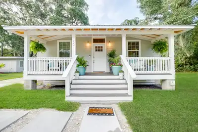 Image de Relax in a Charming Coastal Cottage Near beach