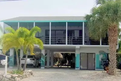 Image de Charming 2/2 with Tiki Hut and access to private ramp in the heart of Key Largo!