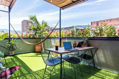 Image de Casa Colibri - Modern 5 Br, Spacious Green Terrace, Jacuzzi / Hot-Tub, Quiet