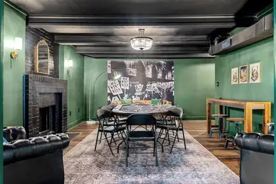 Image de Hot Tub | Bourbon Trail | Speakeasy | Game Rm