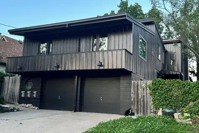 Image de Clean&Bright-2Story Townhome w/ Patio in Fab Location!