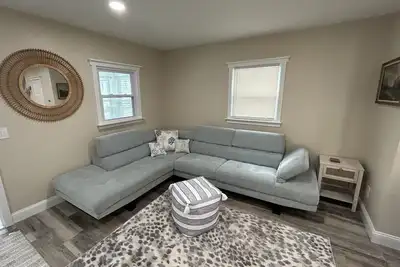 Image de Just renovated 3-bedroom house in Bradley Beach 🐶Wfh at the beach!