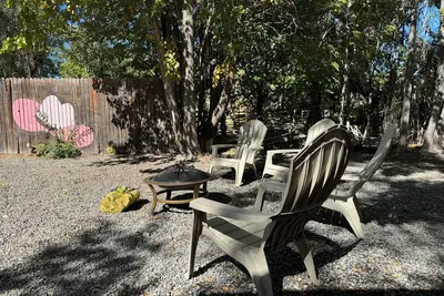 Image de 50 Shades of Pink+Private Hot Tub+Close to Bosque Trail+Pet Friendly+No Pet Fee!