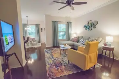 Image de Looking for a cozy and modern place to call home just minutes from the beach\n\n