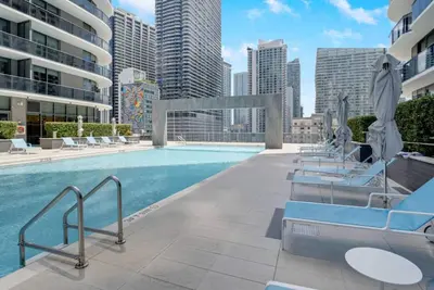 Image de 3-bedroom luxury apartment in the heart of Brickell, Miami. Full amenities.