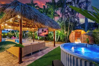 Image de Delray Family Retreat - Heated Pool - Hot Tub - Sauna - Cold Plunge - Games Room