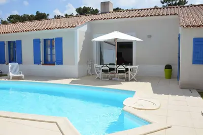 Image de Villa calme avec piscine privée, animaux admis, WiFi
