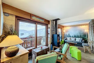 Appartement 3 Chambres Proche Pistes avec Terrasse, Parking et Wifi