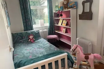 Image de Entire home in West Mersea Uk 4-bed house a minute's walk from beach