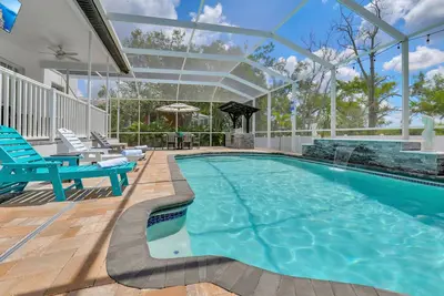 Image de Beautifully renovated home \\ free heated pool\\garage available at Apollo beach