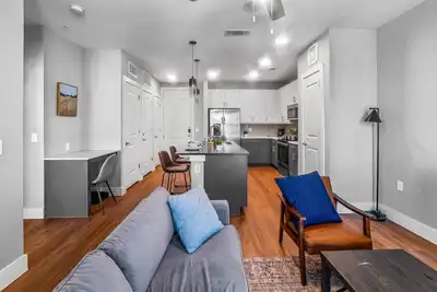 Image de The Luxe Haven 1Bd at Fw