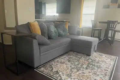 Image de Charming 2-bedroom apartment in awesome Waco near Baylor and McLane Stadium.