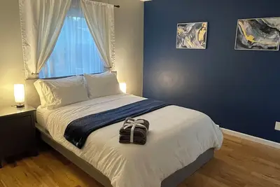 Image de Ocean House Central Windsor - 4 bdrm 5 bed 3 bath house with garage and yard
