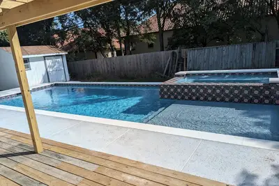 Image de Chic Urban Oasis in Austin with Pool and Spa