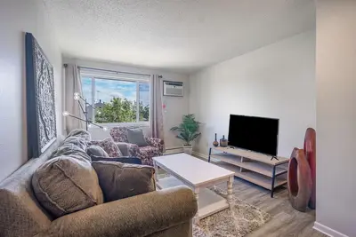 Image de Charming 2-bedroom apartment near Scsu with WiFi, Ac in delightful St. Cloud!