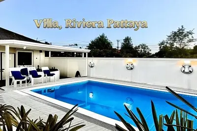 Image de Luxurious 3-bedroom Villa, swimming pool, close center, outside the condominium