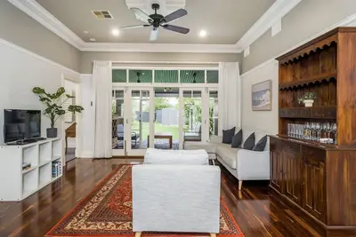 Image de Incredible 3-Bed Renovated Home with Huge Garden