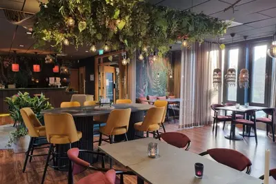 Image de Chambre d'hôtel avec petit-déjeuner gratuit