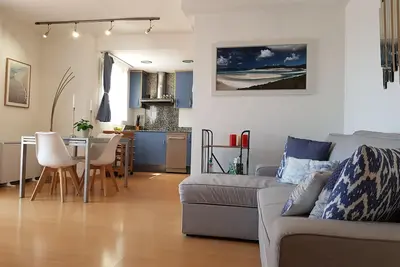 Image de Swimming pool, air conditioning, wifi and dishwasher