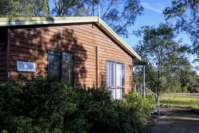Image de Cedar Cabin 1 - 2 bedroom with 1 x queen and 2 x singles