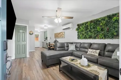 Image de Spacious 2 bedroom townhouse completely remodeled with all the amenities