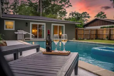 Image de The Monterey -- Private Pool  & Grill - 4 King Beds