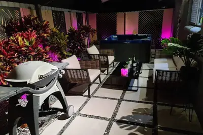 Image de Lux 3 Bedroom Townhouse with Spa / Champagne Stays Darwin. 5 Minutes to Cbd.