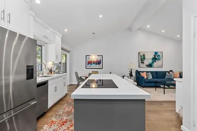 Modern Condo: Golf Course Views, Bbq, Fire Pit