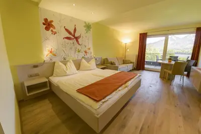 Junior Suite mit Seeblick Typ A1 - Seepark Drobollach