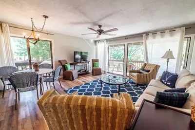 Image de Pinehurst Drive on Five, 2-bedroom Condo