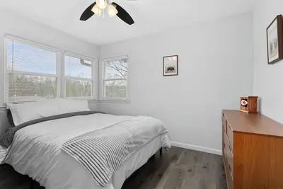 Image de 3 Bedroom Home! Walking Distance to Stadiums!