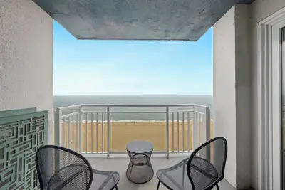 Image de Beachfront Condo on the Boardwalk with Ocean Views