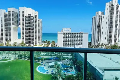 Image de Cozy 1-bedroom apartment in fabulous Sunny Isles Beach with WiFi, fitness room