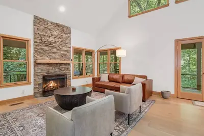 Image de Charming 1-bedroom cottage with WiFi, Ac in fabulous Tryon